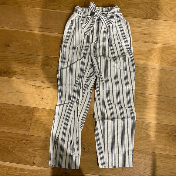 Linen-Cotton Paperbag Pants in Dark Baltic Stripe - Picture 6 of 9